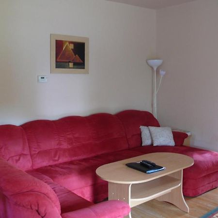 Апартаменты Nyarido Apartman Альшоэрш Экстерьер фото