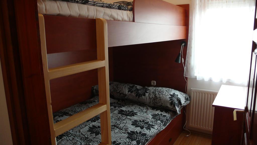 Апартаменты Nyarido Apartman Альшоэрш Экстерьер фото