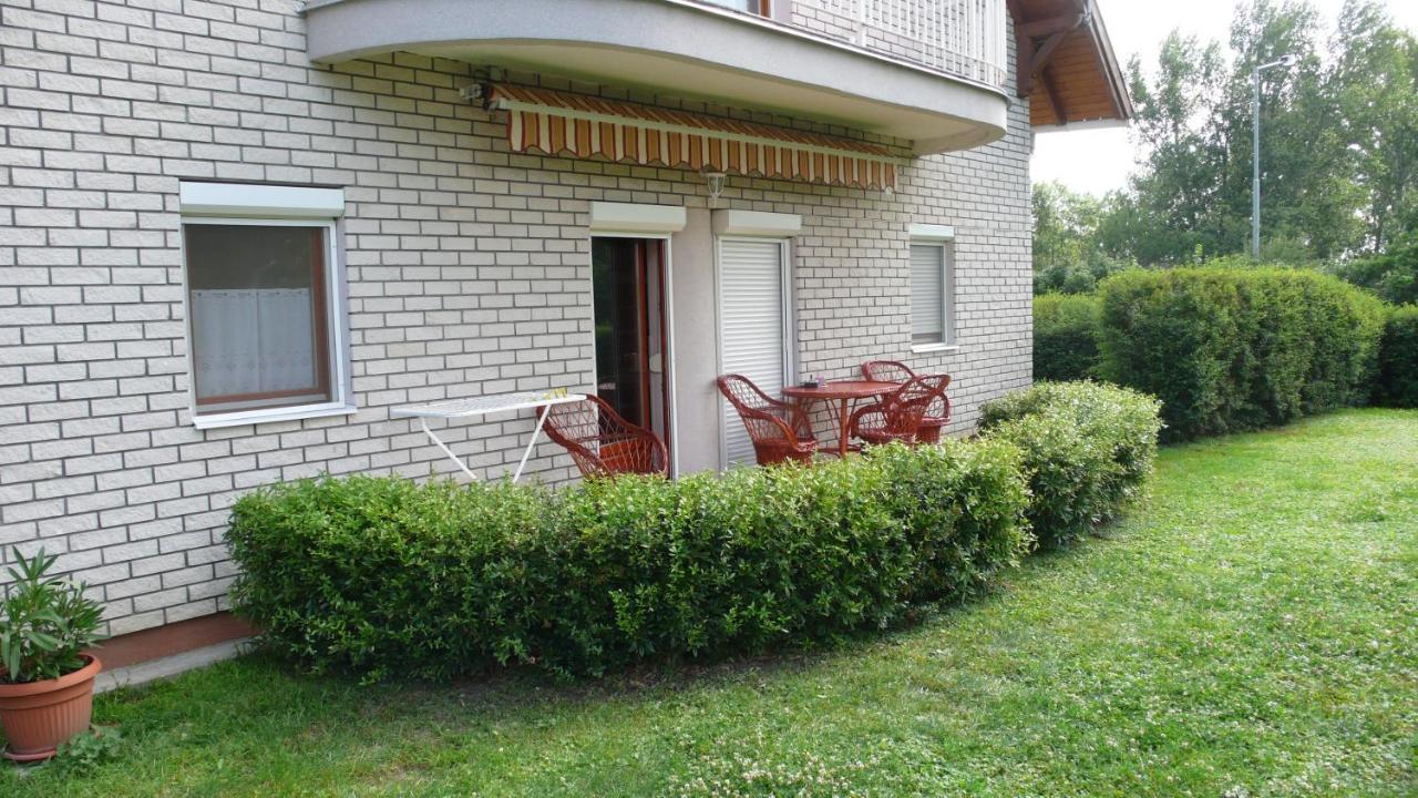 Апартаменты Nyarido Apartman Альшоэрш Экстерьер фото